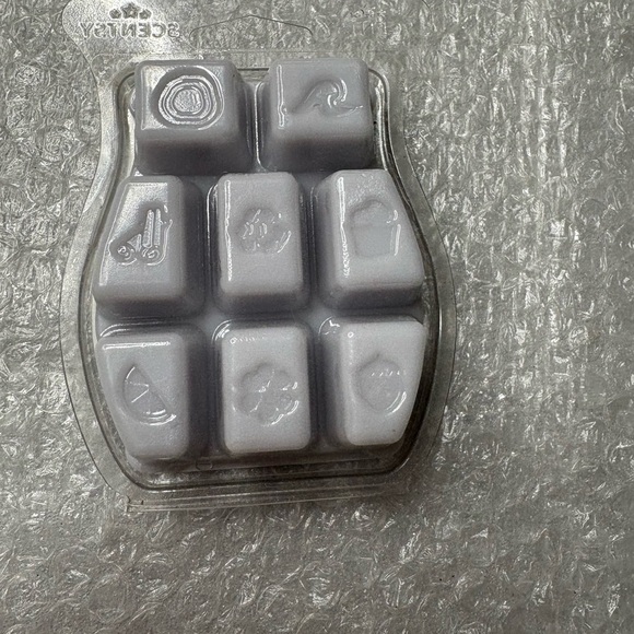 Scentsy French Lavender warmer wax bar. - Picture 2 of 2